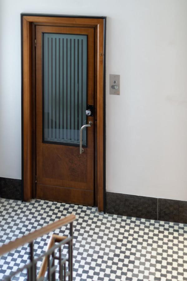 Vis A Vis Apartments Триест Экстерьер фото