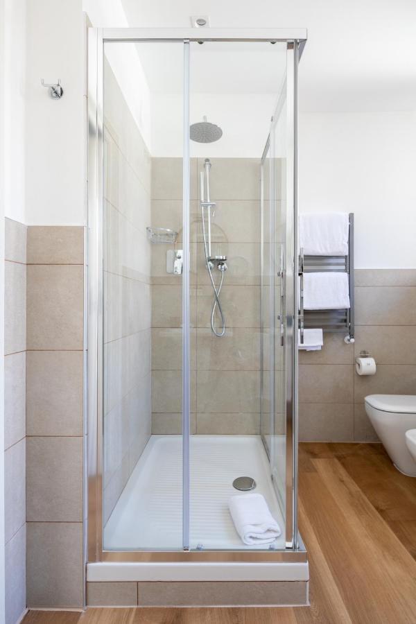 Vis A Vis Apartments Триест Экстерьер фото